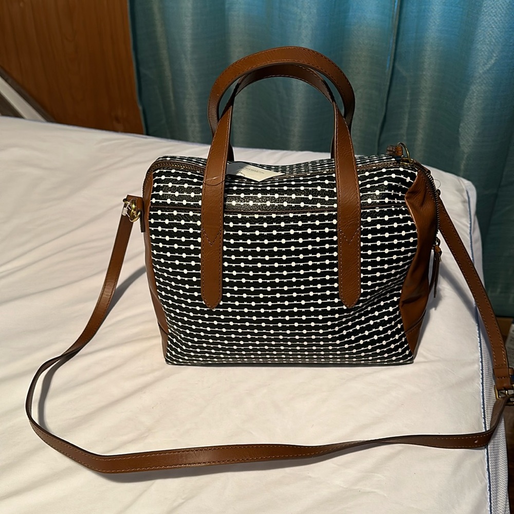Nwt Fossil Sydney Satchel Black/white